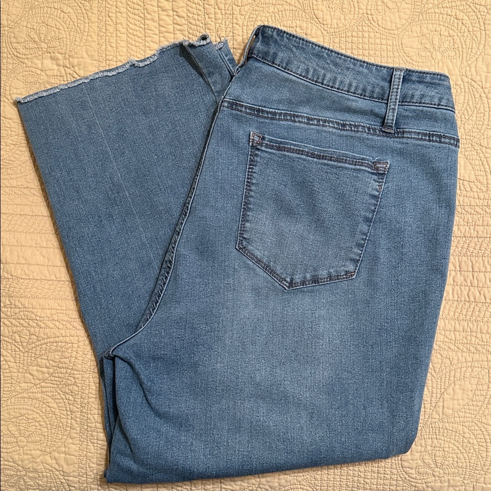 Size 20W Meri Skye Women's Cropped Blue Jeans - Picture 4 of 4